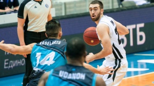 «Астана» жылды «Төменгі» командасымен жеңілістен