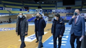 Министр Дәурен Абаев орталықтың спорт нысандарын аралады